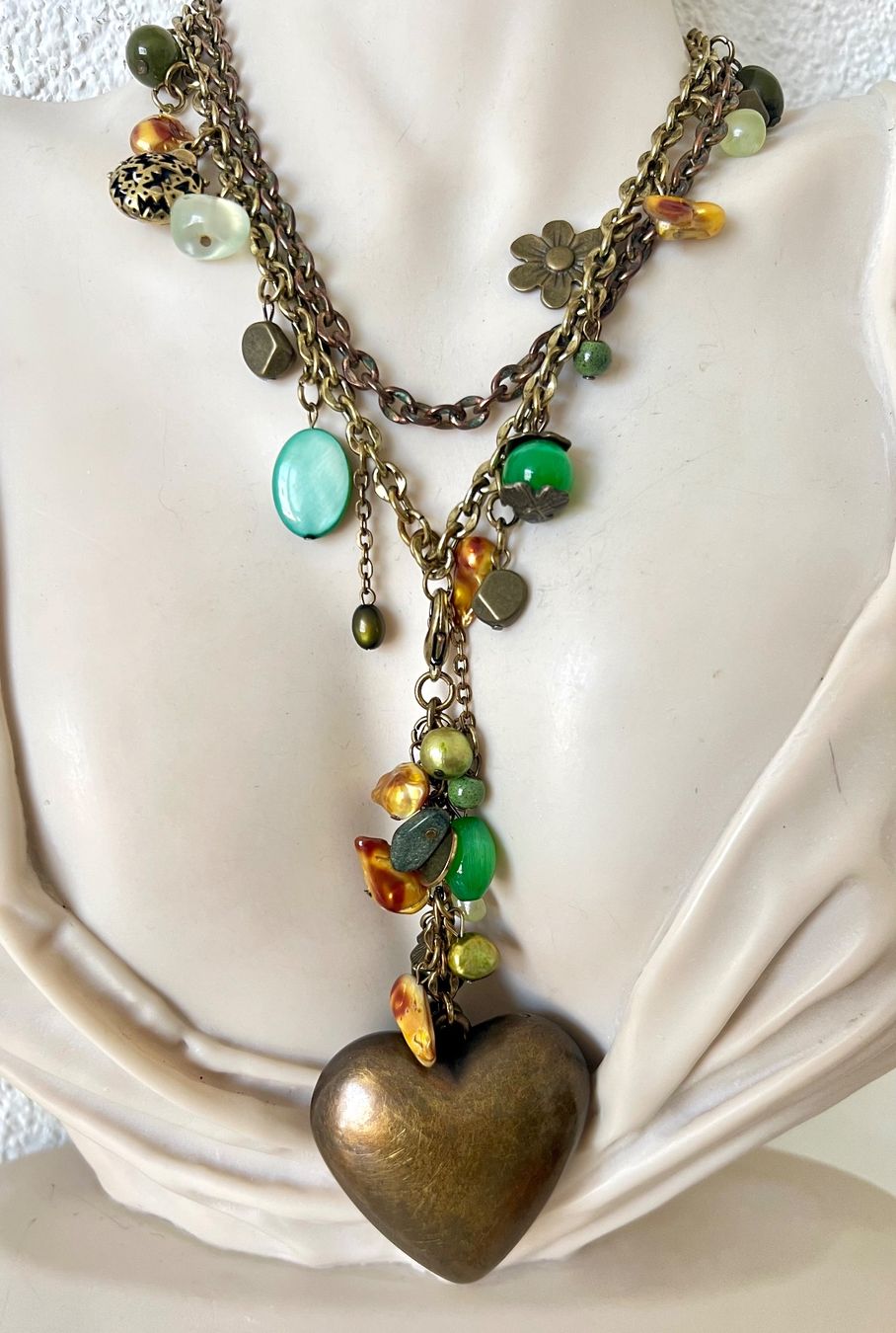 Catenine: Boho Statement-Kette XXL Herzanhänger Perlmutt & Echt-Perlen – Usato da Ruswil venduto da artbyhand 2