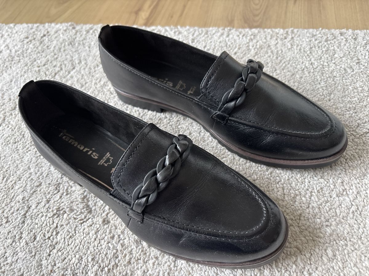 Tamaris Scarpe da donna: Schwarze Tamaris Loafer Leder Gr. 40 – Nuovo (secondo la descrizione) da Zürich venduto da EnikoDrum 2