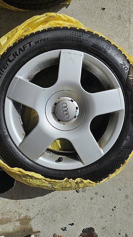 Audi Pneumatici & Ruote complete: Audi Winterräder mit sehr gutem Profil – Usato da Brunegg venduto da dom_k69f 1