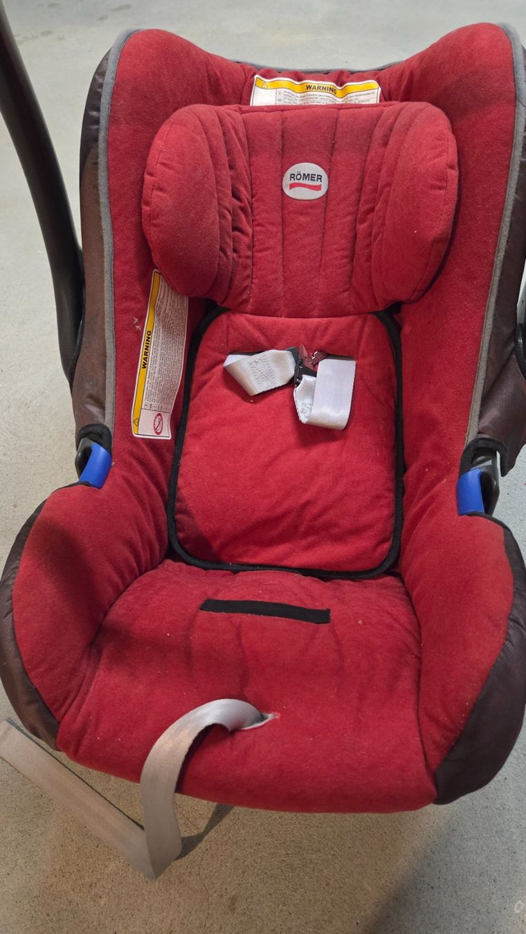 Britax Römer Seggiolini per auto: Römer Autositz Babyschale – Usato da Steinen venduto da mur_rj5h 1