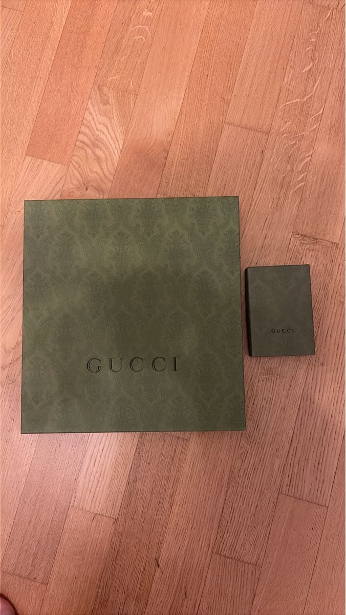 Casse di trasporto: Zwei Gucci Geschenkboxen - Top Zustand – Usato da Lenzburg venduto da flyfun