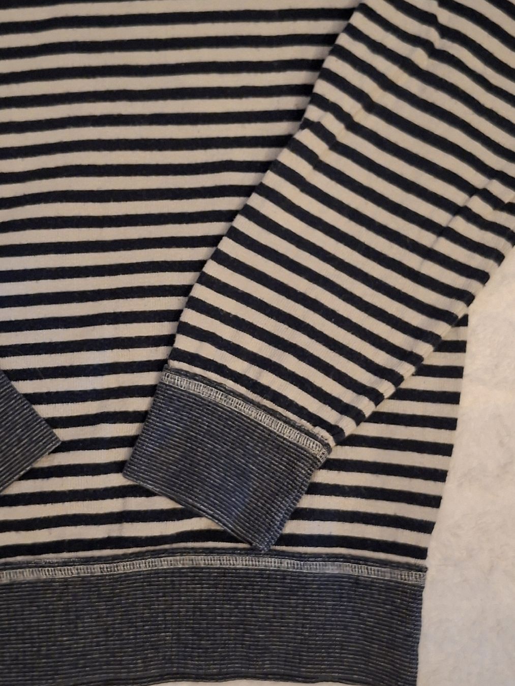 Lacoste Pullover & Sweatshirts: Pull Lacoste rayé, taille xs – Gebraucht aus Renens VD von ser_j2fn 4