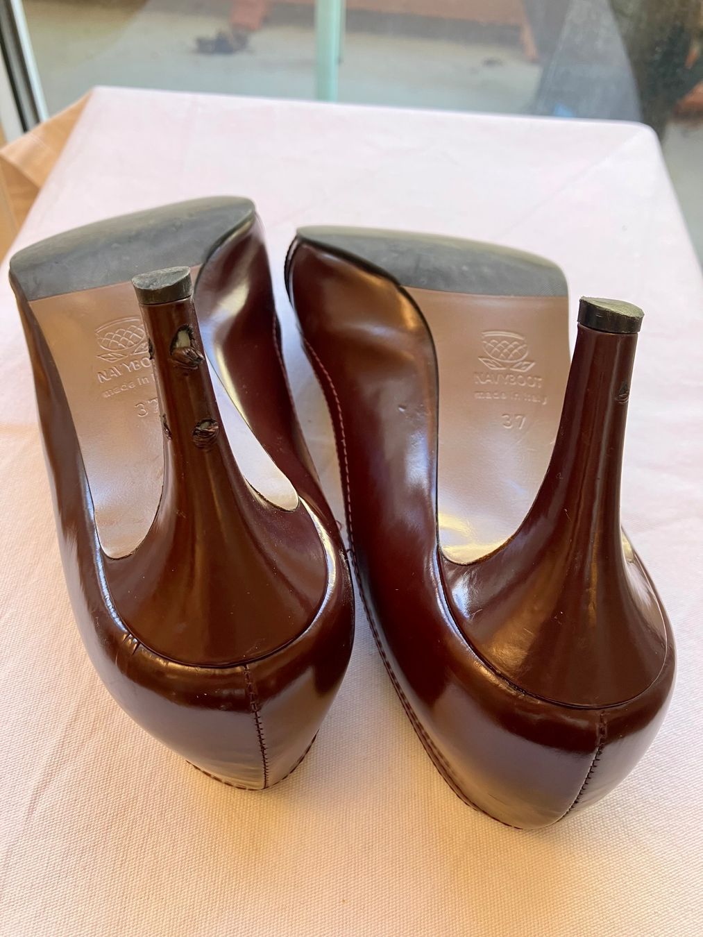 Navyboot Scarpe da donna: NAVYBOOT Leder Pumps, Burgund, Grösse 37 – Usato da Zürich venduto da mou_j96c 7