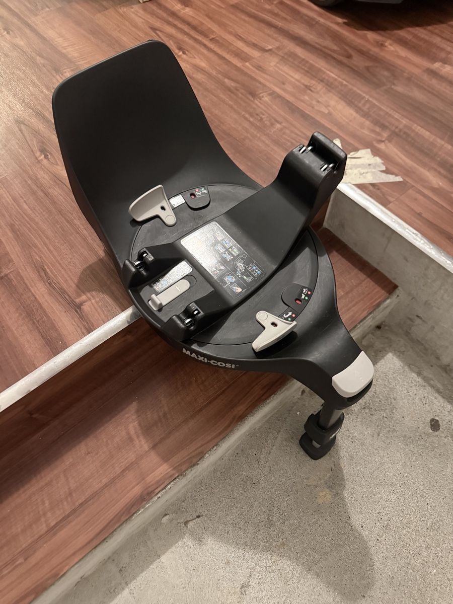 Maxi-Cosi Seggiolini per auto: Maxi-Cosi FamilyFix 360 – Usato da Kölliken venduto da Vivii01