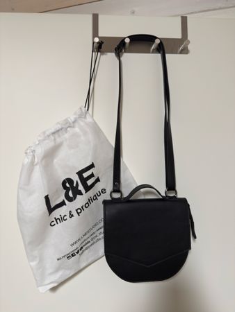 Handgefertigte schwarze Handtasche von L&E London - Neu
