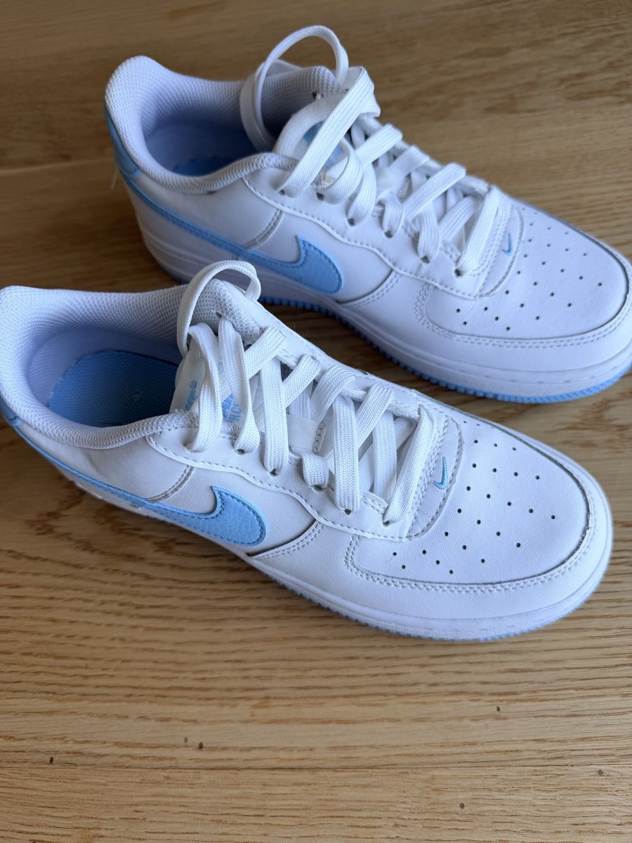 Chaussures garçon: Nike Air – D'occasion à Endingen par Kaiserpinguin