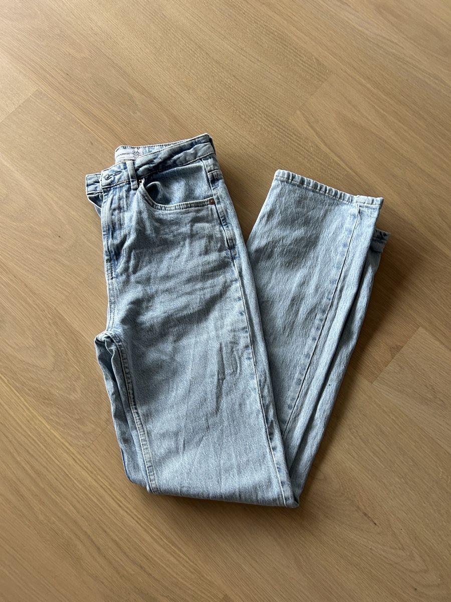 Stradivarius Jeans: Stradivarius Jeans D98, hellblau, neuwertig, Grösse 36 – Usato da Adetswil venduto da jul_qvl5 2