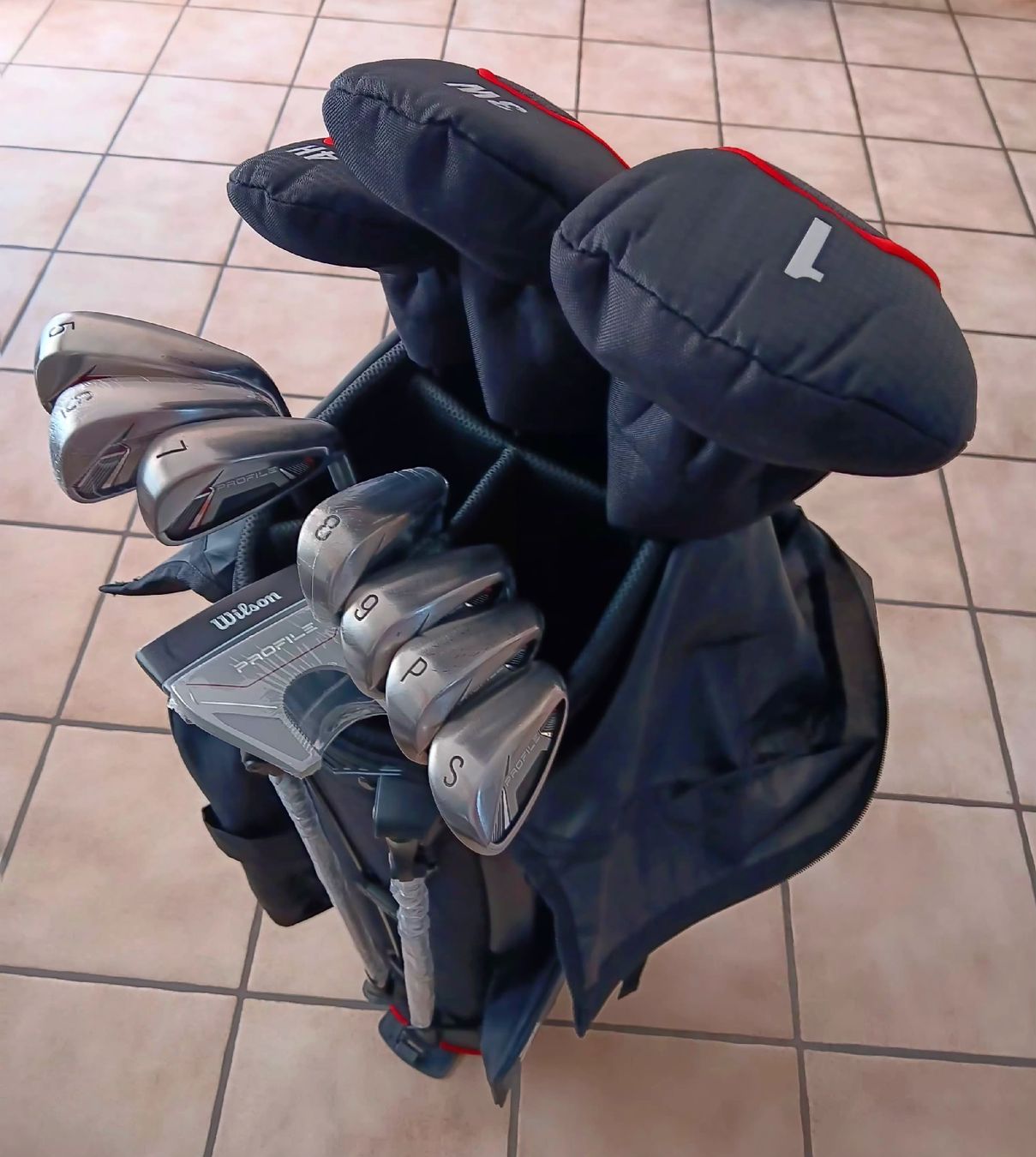Wilson Clubs & Sets: Wilson Profile Men's Golf Set Rechtsgriff Graphitschaft Ko – D'occasion à Riggisberg par Aslan70