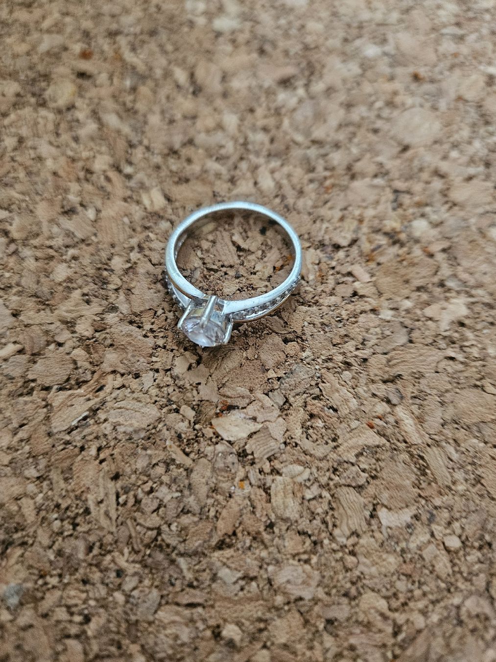Anelli: Silber Ring mit Steinchen und Brilliant – Nuovo (secondo la descrizione) da Pratteln venduto da madi1990
