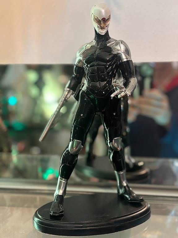 Statuette: Cyber-Ninja 1:6 Statue aus Resin – Usato da Zürich venduto da samg00dy 1