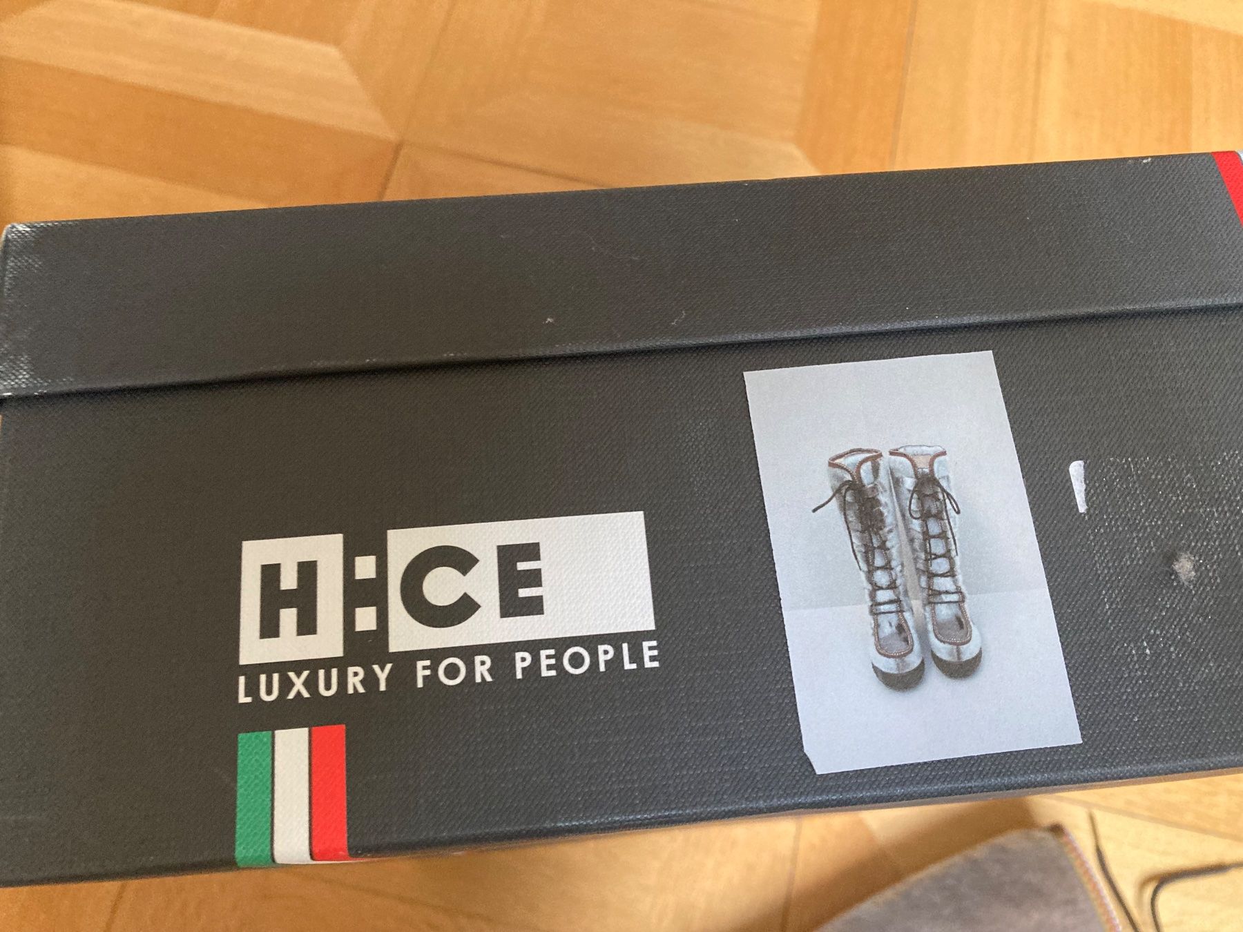 Scarpe da donna: H:CE LUXUS WINTERSTIEFEL, SEEHUNDFELL, GR.41, NEU, EIN TRAUM – Nuovo e nell'imballaggio originale da Zürich venduto da elegantissima 5
