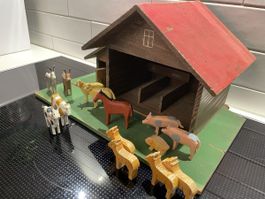 Ferme en bois miniature et animaux jouets vintage