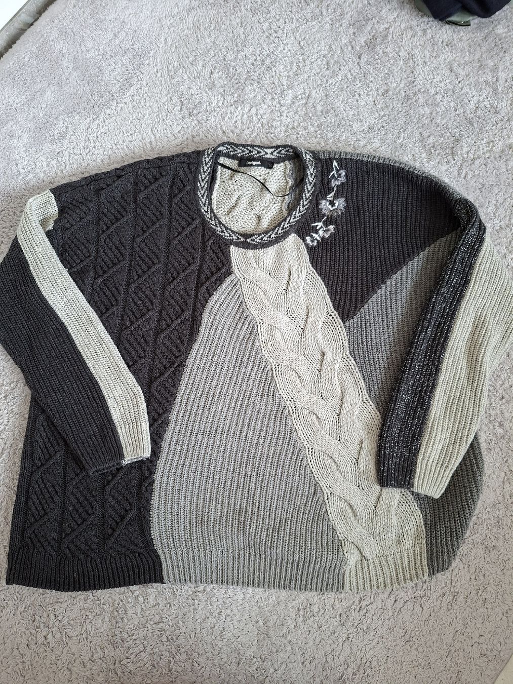Desigual Pullover & Sweatshirts: Pull Desigual maille torsadée gris multicolore taille XL – Gebraucht aus Renens VD von ser_j2fn