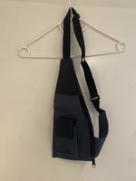 (Sport-)Crossbody bag / Umhängetasche, grau / schwarz