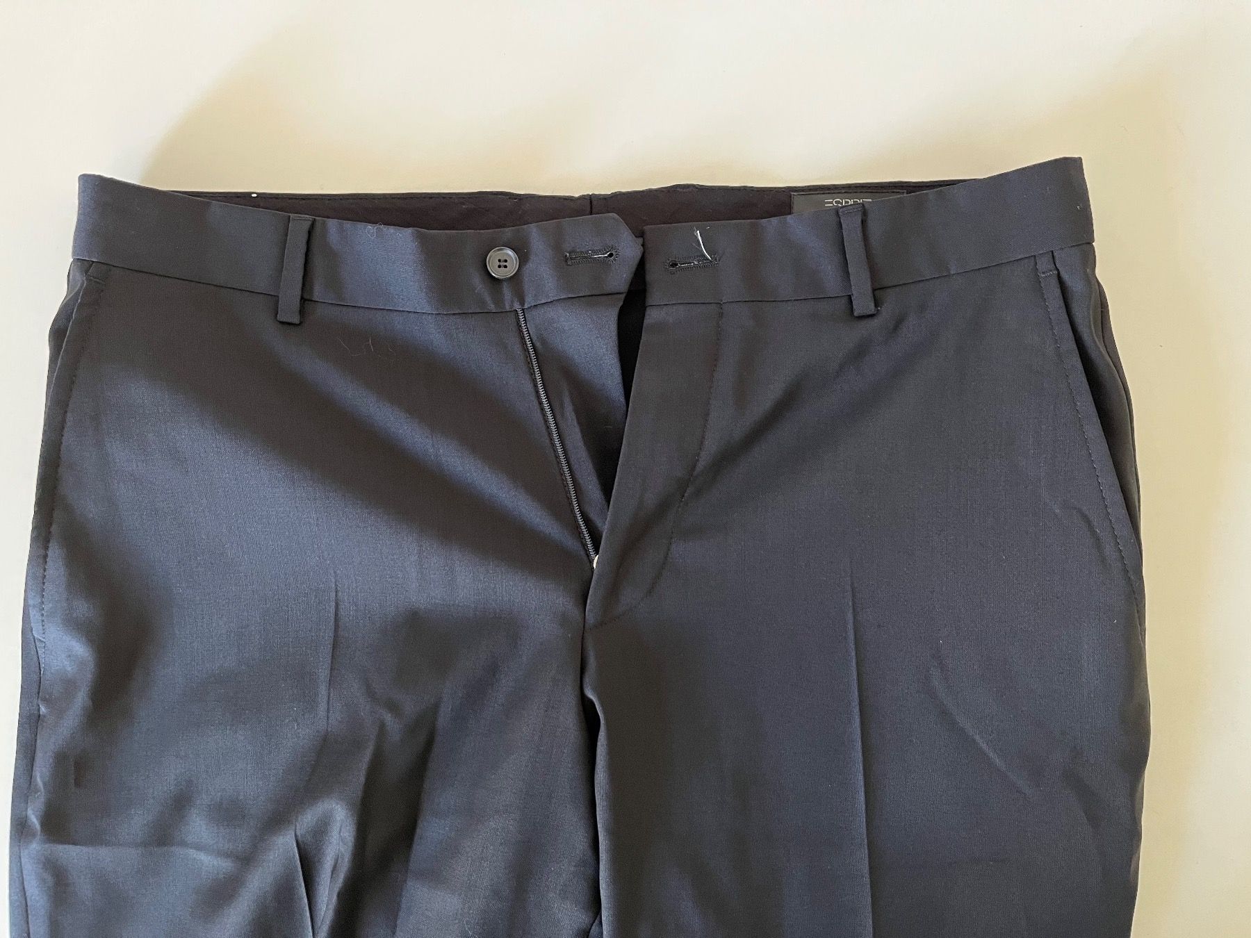 Esprit Pantaloni: Anzugshose schwarz / Esprit / US 34/34 / D 98 – Usato da Bern venduto da The_One_Salesman 1