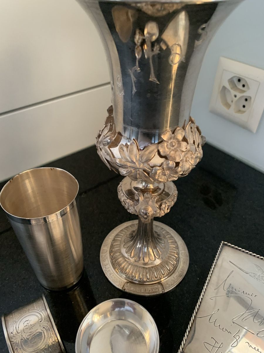 Set di piatti: Silber Becher usw.... – Usato da Zollikofen venduto da ausmisten_at_home 2