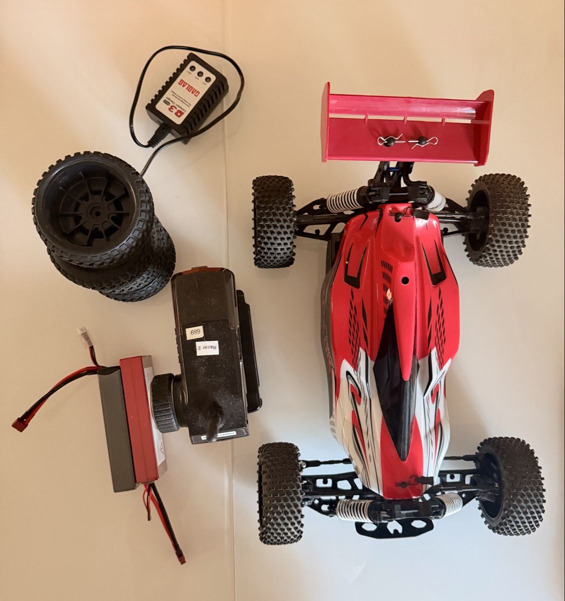 Modellismo RC: T2M Pirate Razor Brushed 1:10 RC – Usato da Fribourg venduto da bouchers