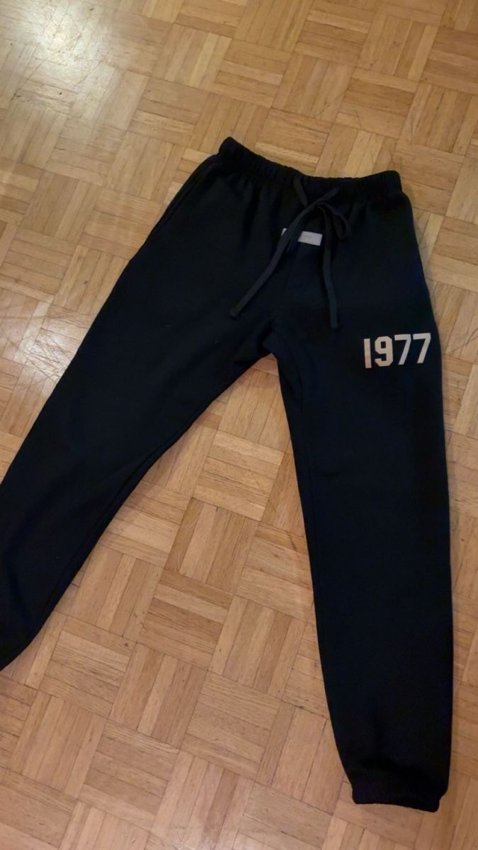 Hosen: Essentials Jogginghose Schwarz - Grösse S – Neu (gemäss Beschreibung) aus Wallisellen von ac.wa 1
