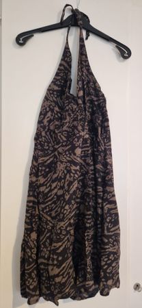 Robe d'été dos nu imprimée, taille S - Élégante!