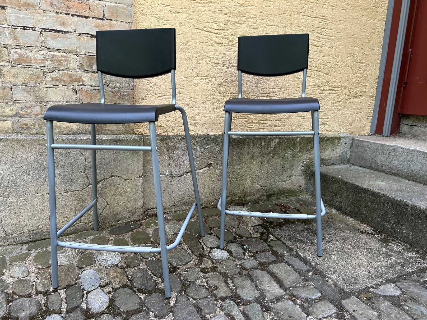 Ikea Hochstühle: Zwei STIG Barhocker, schwarz/grau, 63 cm – Gebraucht aus Zürich von LuZ_8005