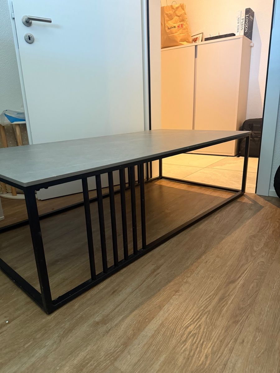 Tavoli: Wohnzimmersofatisch – Usato da Rothrist venduto da luc_8h5w 1
