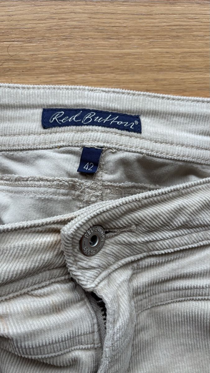 Pantaloni: Cordhose Red Button, Gr. 42 (NILE) – Nuovo (secondo la descrizione) da Basel venduto da Defne