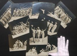 10 Fotografien Schauspielergruppe in Uni