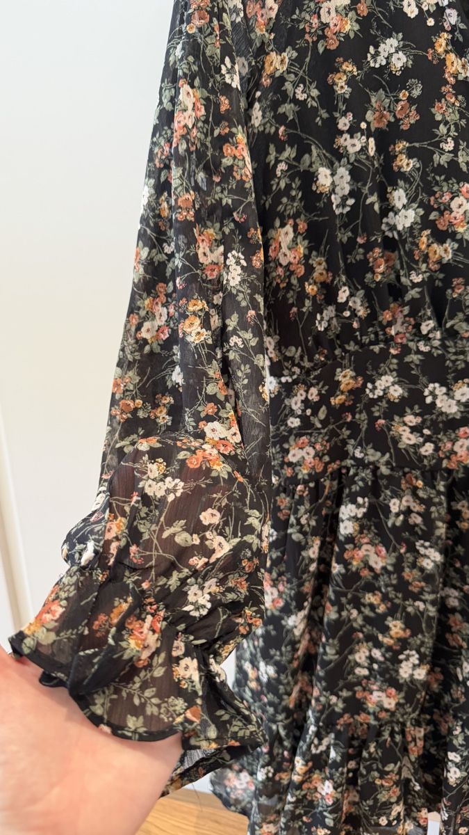 Mango Kleider: Kleid mit Blumenmuster Gr. M - wie neu – Neu (gemäss Beschreibung) aus Weiningen ZH von Jeolina 1