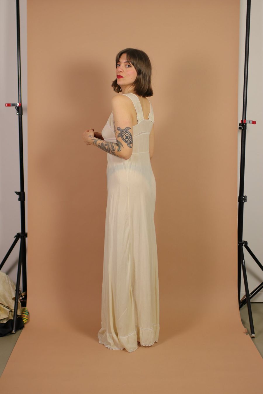 Vestiti: 1940s White Silk Nightgown - Size S – Usato da Hombrechtikon venduto da BAZ-Vintage 1