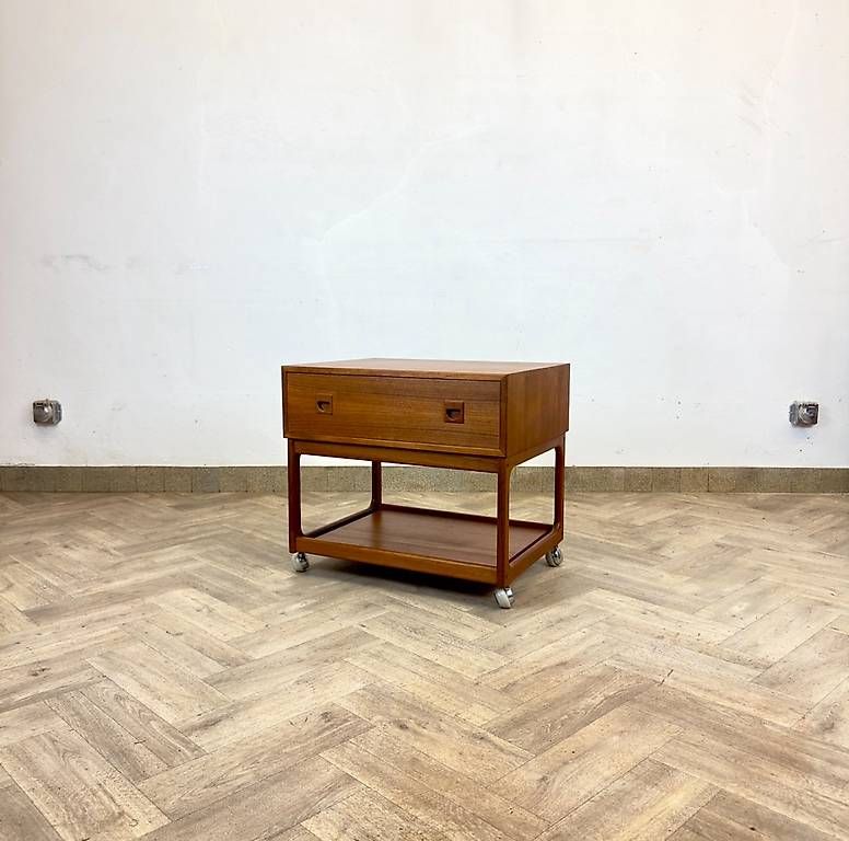 Carrelli di servizio: Mid Century dänischer teak Servierwagen by Brouer – Usato da basel venduto da vintory.ch
