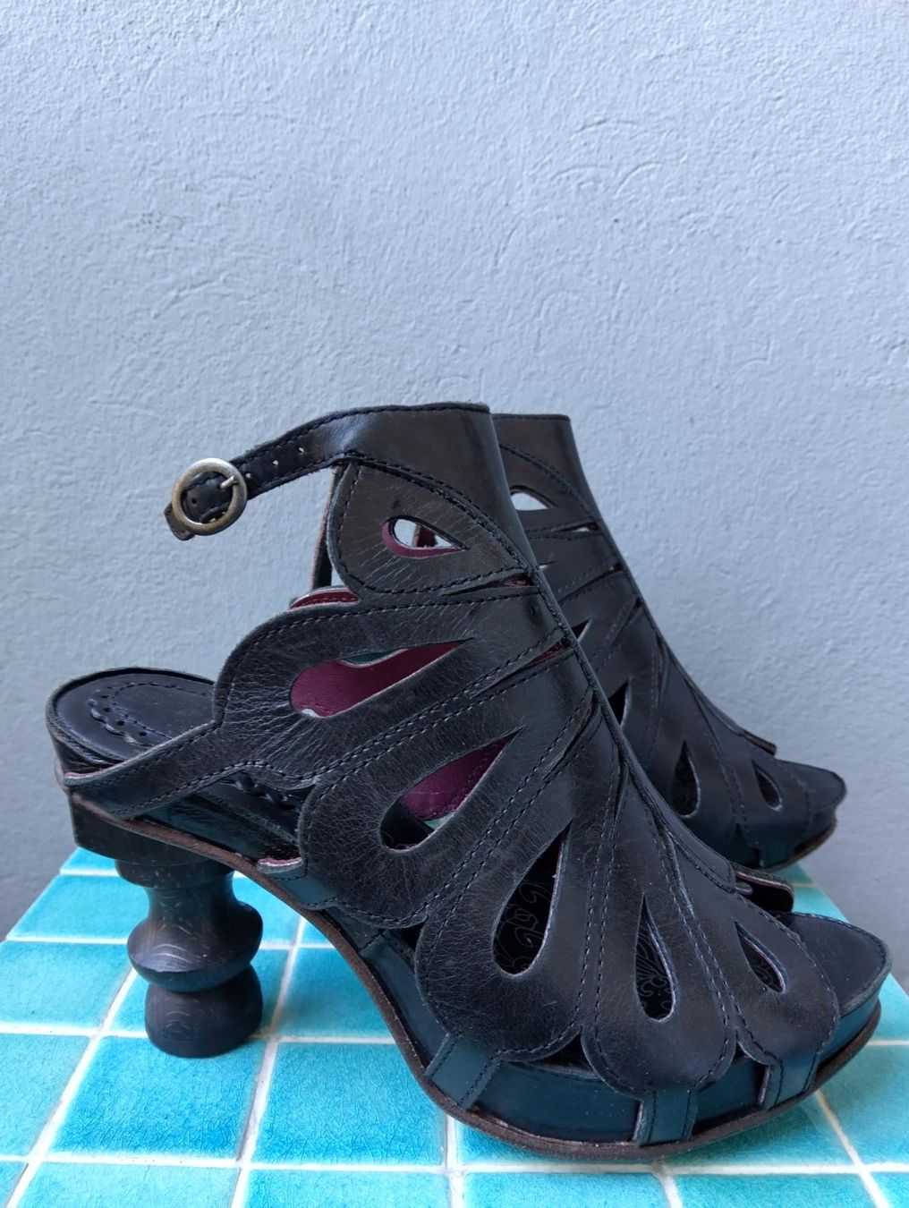 Damenschuhe: Neosens High Heel Sandalen – Gebraucht aus Bern von Izzyg