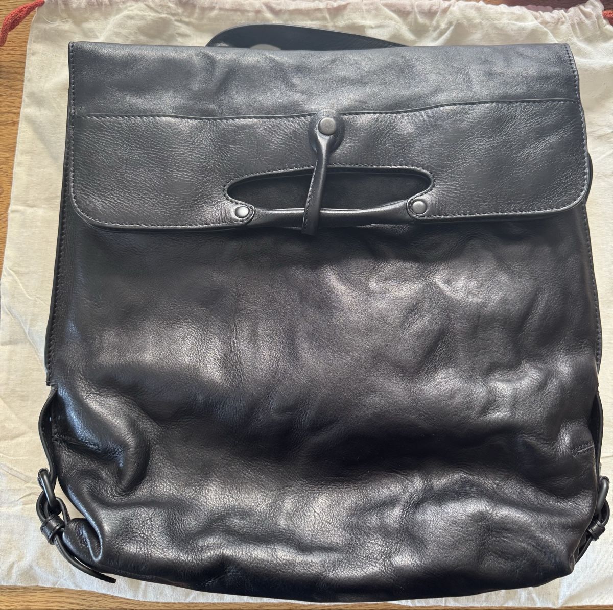 Aunts & Uncles Rucksäcke: Aunts & Uncles, schwarzer Lederrucksack – Neu (gemäss Beschreibung) aus Basel von Louischen 1