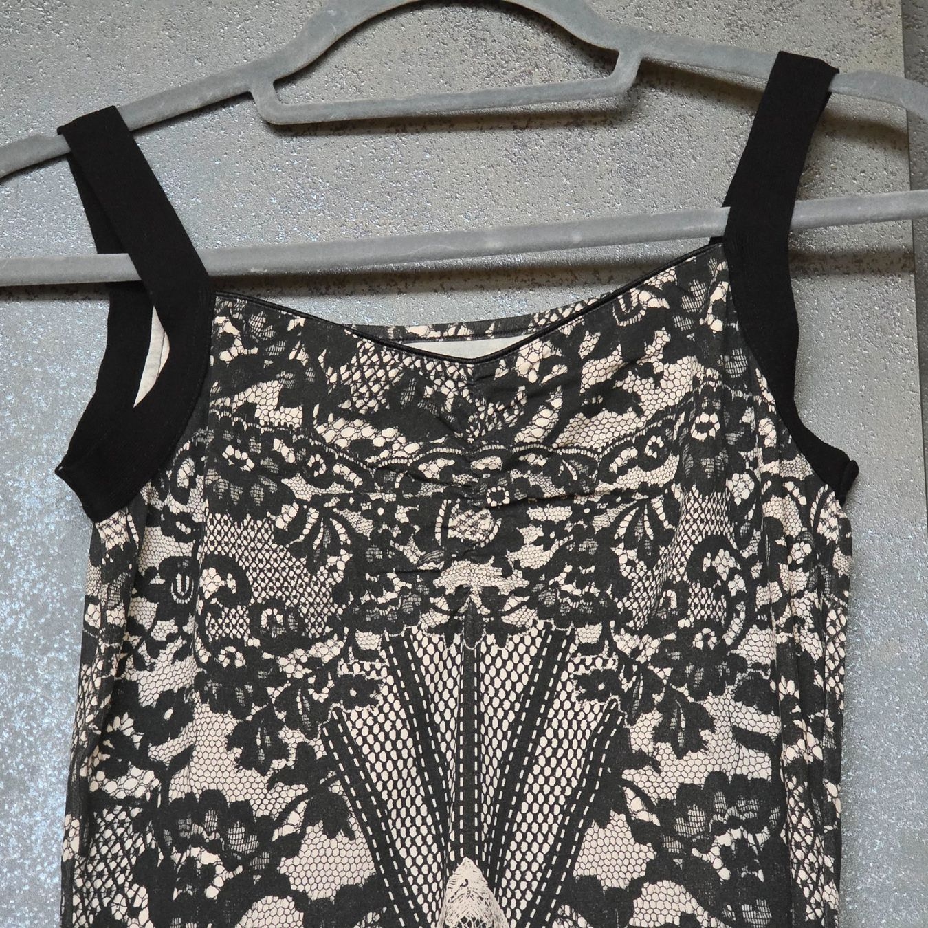 Marc Cain Tops: 🐸 MARC CAIN TOP MIT SPITZENPRINT 38 – Neu (gemäss Beschreibung) aus Môtier (Vully) von Frogs 1