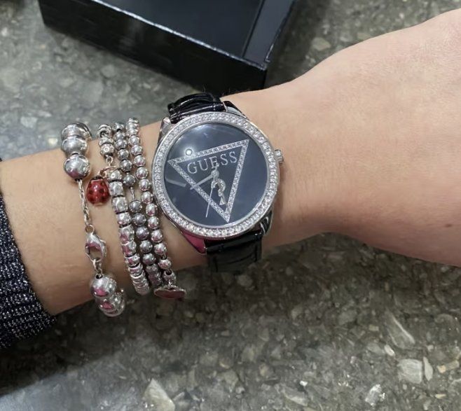 Guess Uhren: GUESS Damen Stahl Armbanduhr – Gebraucht aus Amriswil von used2use 1