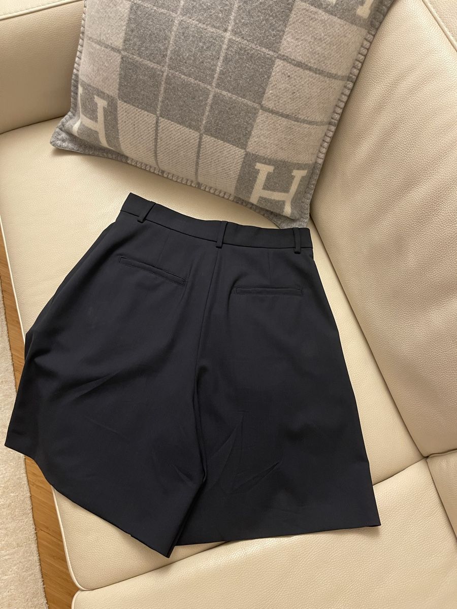 Max Mara Pantaloni: Max Mara Weekend Bermuda Shorts aus Wolle Gr. 36 – Nuovo (secondo la descrizione) da Wichtrach venduto da Adriana222 3