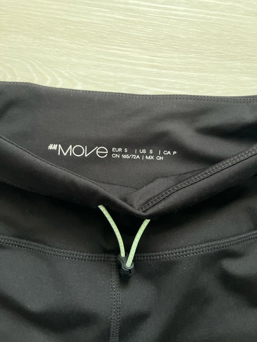 H&M Leggings: Capri Trainingshose von H&M, Gr.S/M – Nuovo (secondo la descrizione) da Derendingen venduto da CaMiPa5 1