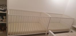 Kinderbett weiss 2 Stueck mit Matratzen guter Zustand