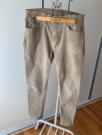 Uniqlo Cordhose, Gr. M, Waist 30-33