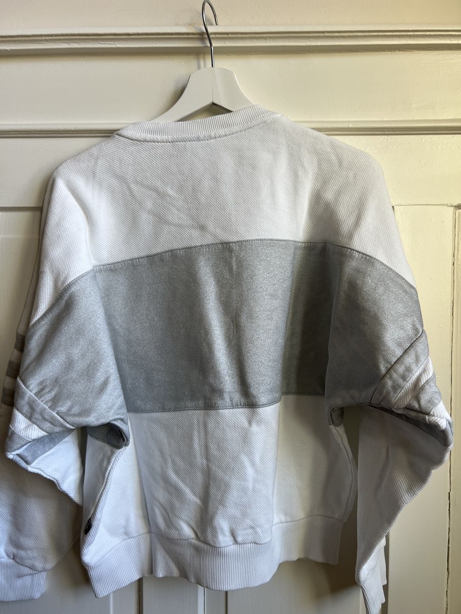 Adidas Maglioni & Felpe: Adidas Sweater in White with Silver Details – Usato da Zürich venduto da Mirouch 4