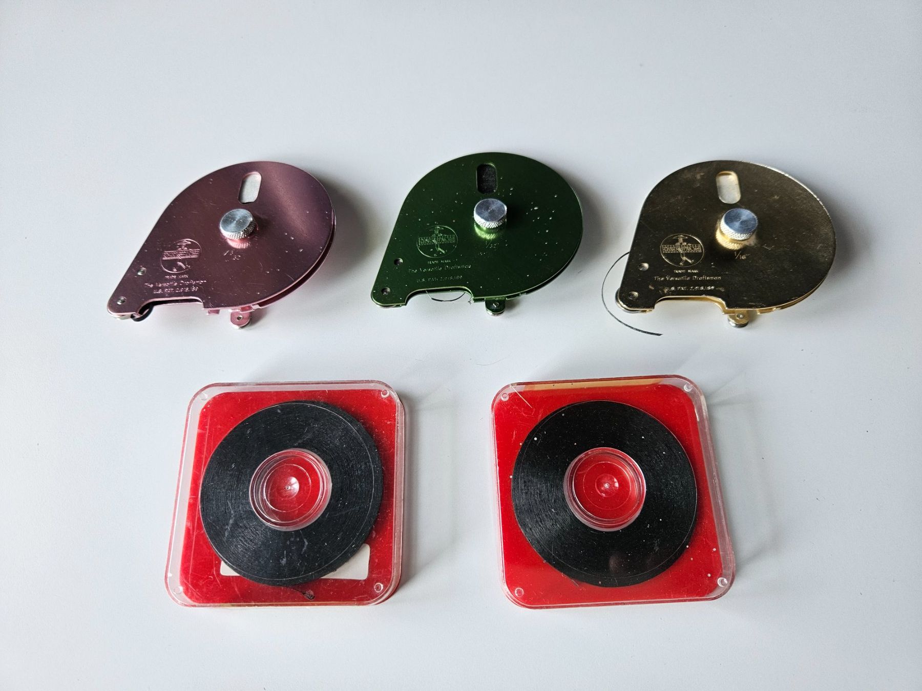 Matite, matite colorate & gessi: Chart-Pac lot de 3 distributeurs Versatile Draftsman vintage – Usato da Echandens venduto da annegug