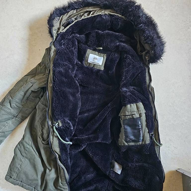 Giacche: Winterparka mit Fellkapuze – Usato da Zürich venduto da EstrellaTarotReader 1