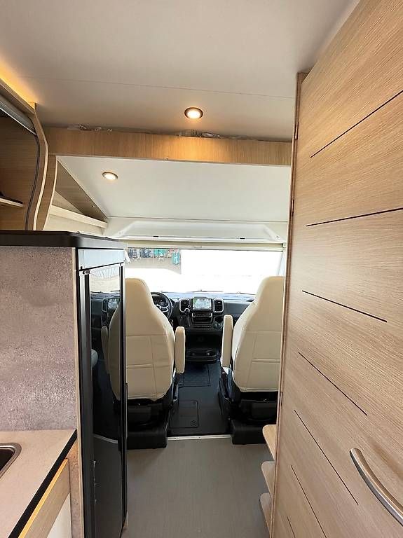 Camping Fahrzeuge: Rapido SERIE 8F 854 F – Gebraucht aus Langenthal von Reisemobil01 6