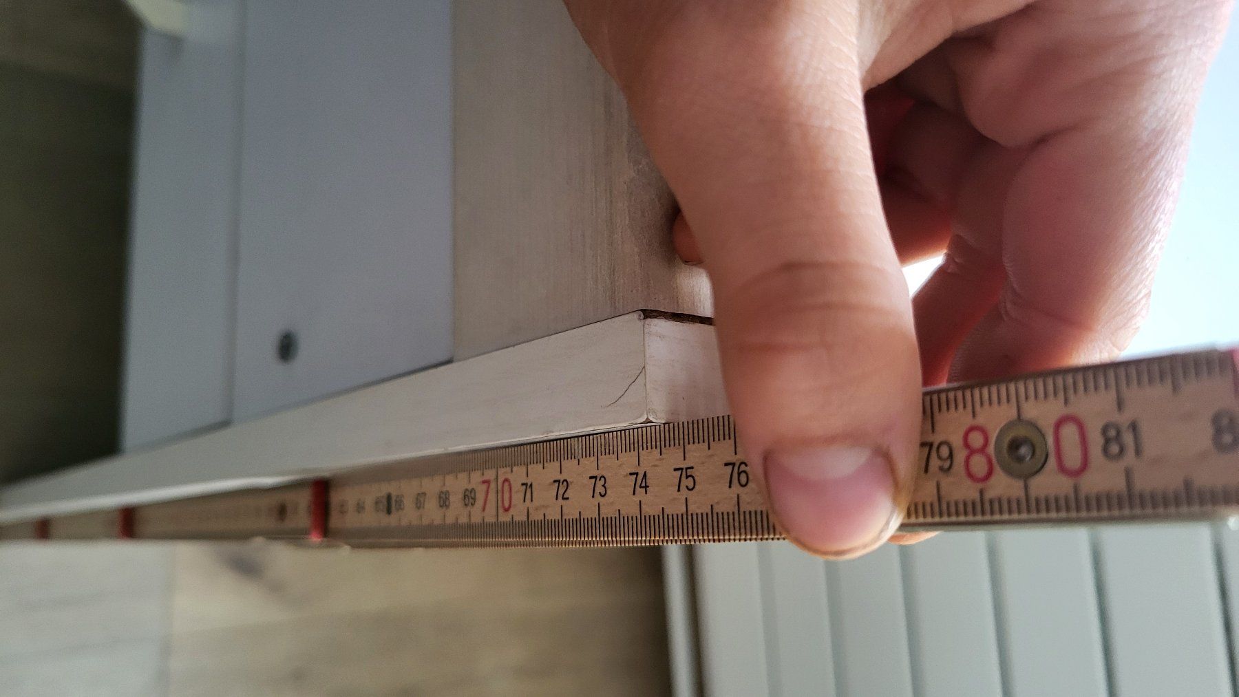 Bureaux: Schreibtisch mit zwei Schubladen – D'occasion à Hombrechtikon par Tara3876 1