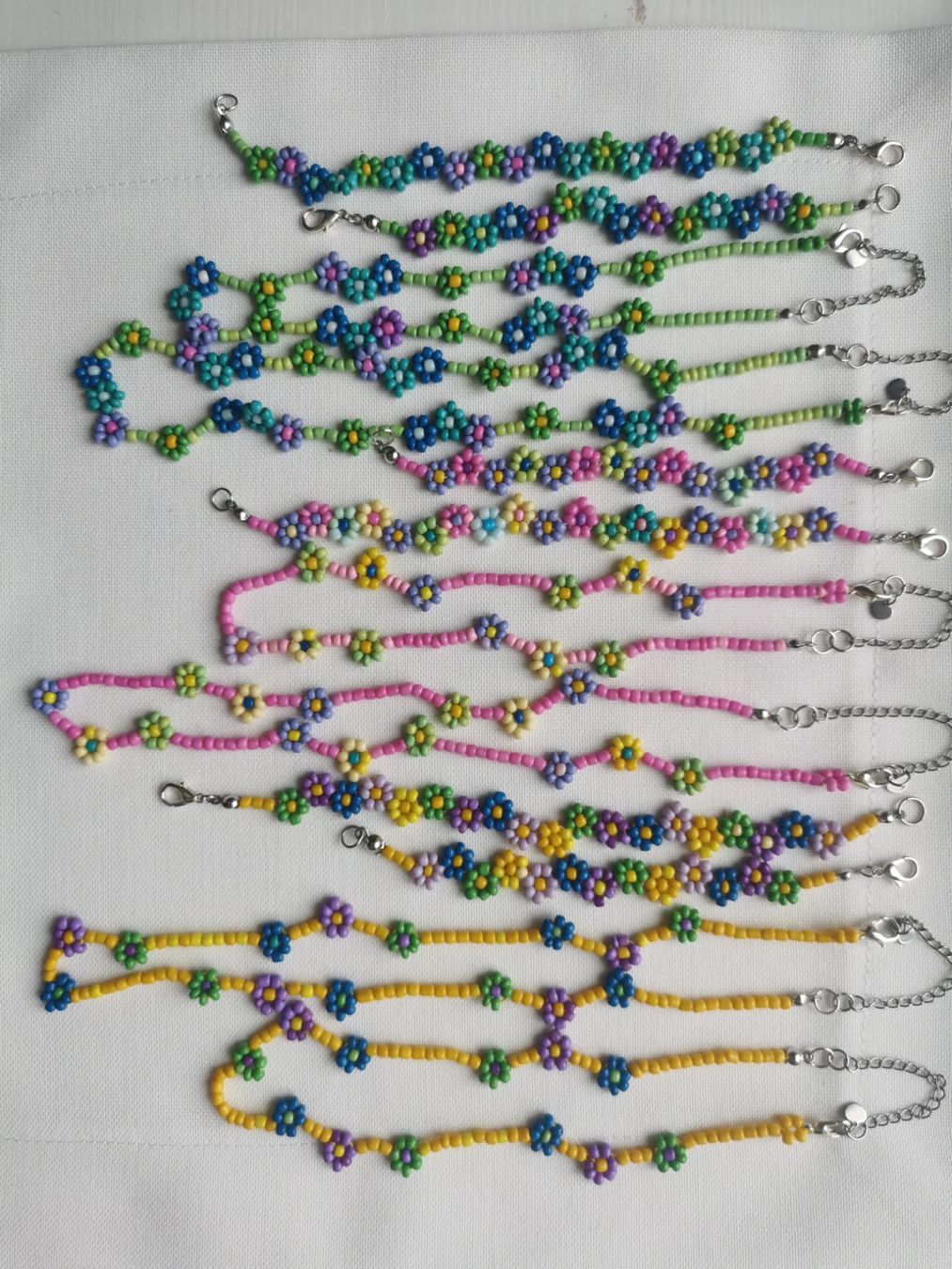 Bracciali & Braccialetti: Handgemachte Blumen-Armbänder, Halsketten – Nuovo (secondo la descrizione) da Niedergösgen venduto da lil_s6k8 7