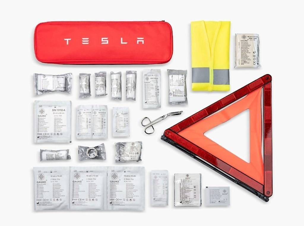 Kit di pronto soccorso: Notfall Kit Tesla 2026 – Nuovo e nell'imballaggio originale da Zürich venduto da danielu2582