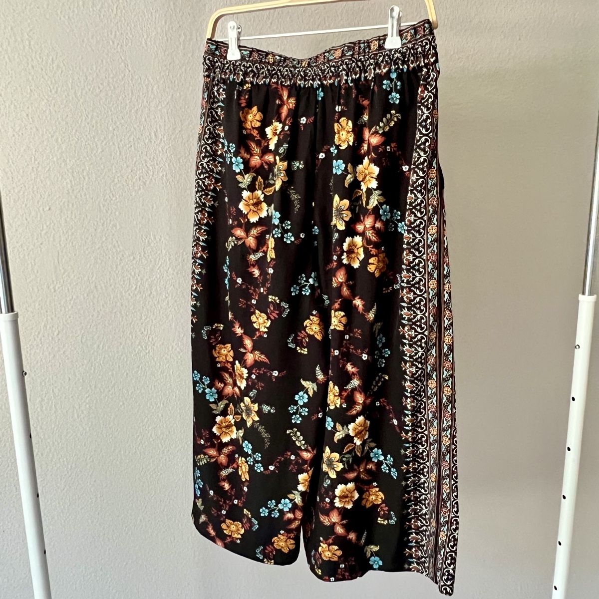 Zara Pantalons: ZARA Culottes – Neuf (Voir description) à Lütisburg par mahee 2