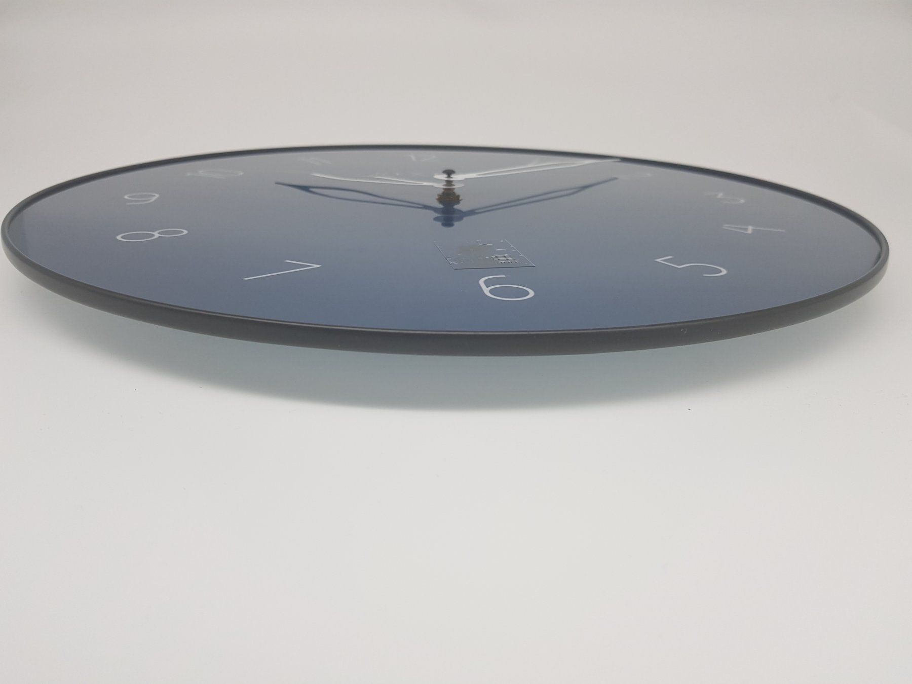 Montres: Carousel Wanduhr Blau Glas – Neuf avec emballage d'origine à Brugg AG par swiss.sales.force 1