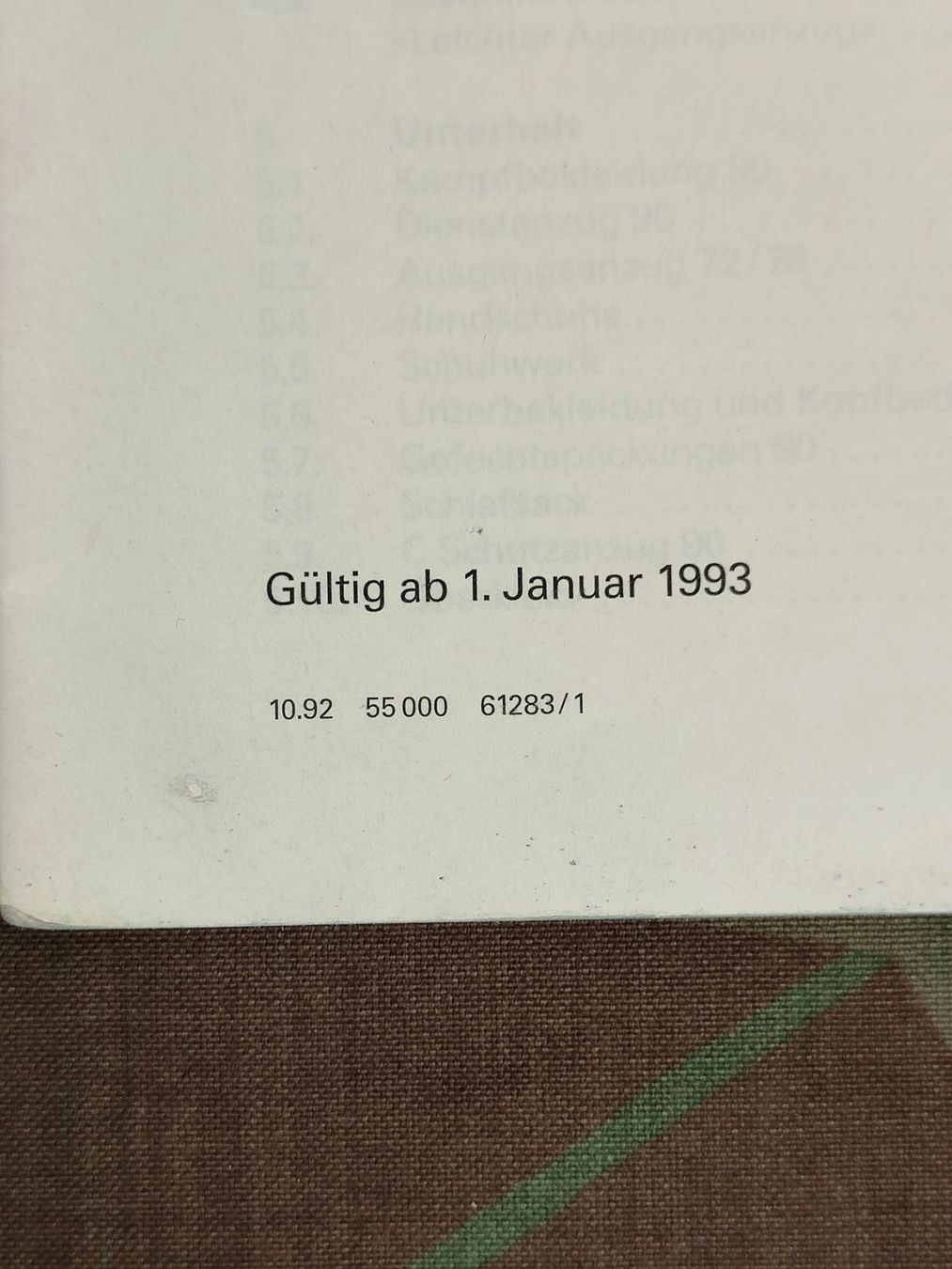 Schweizer Armee Uniformen: Reglement 51.9 d Kampfbekleidung 90, Dienstanzug 90 – Gebraucht aus Bauma von SwissMilitaria 2