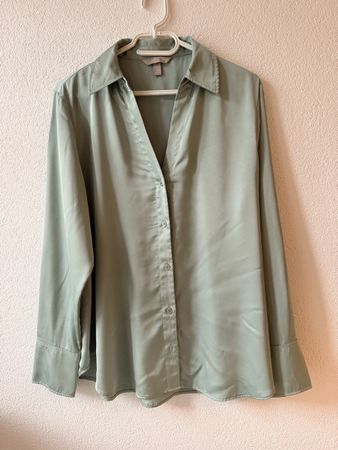 Chemise satinée verte taille M 