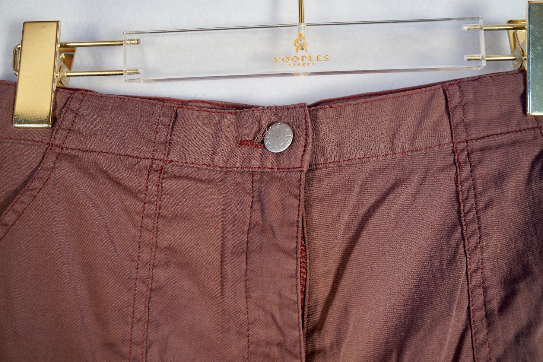 Pantaloni: AIGLE - Pantalon Léger - 38 – Usato da Haute-Nendaz venduto da Violette123 4